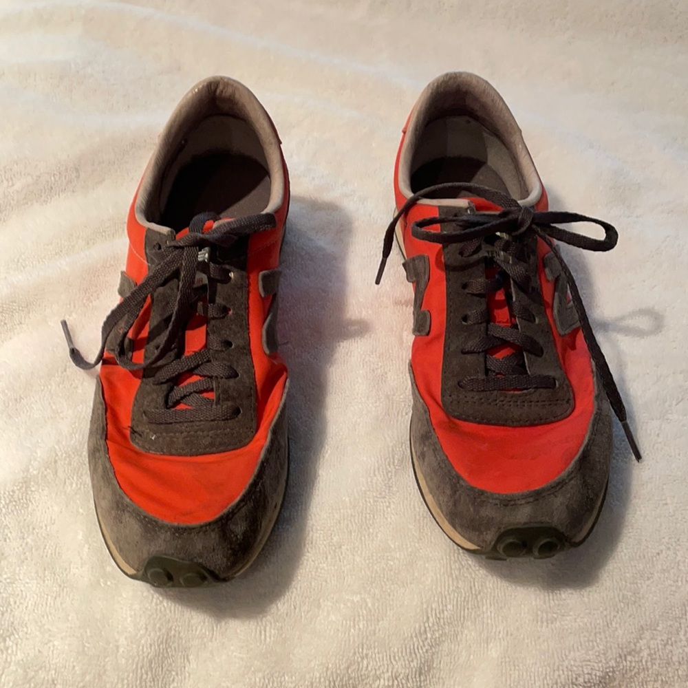 New Balance Sneakers gray & orange.